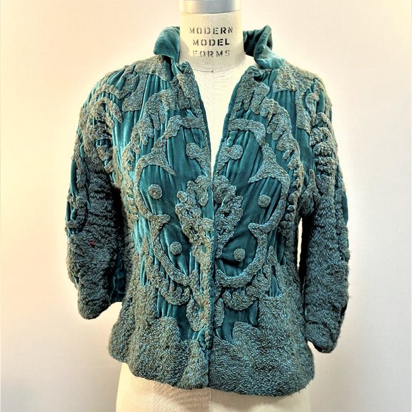 SYMBOL (NOT NAME) Jackets & Blazers - GORGEOUS 100%SILK KNITTED GREEN JACKET